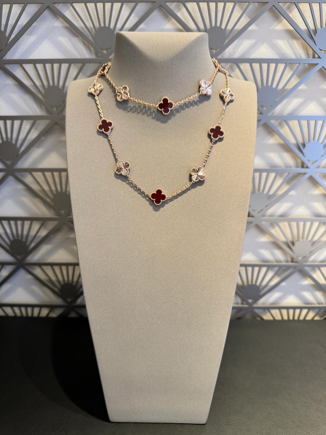 [Max Jewelry ]CLOVER 20 MOTIFS LASER CARNELIAN NECKLACE