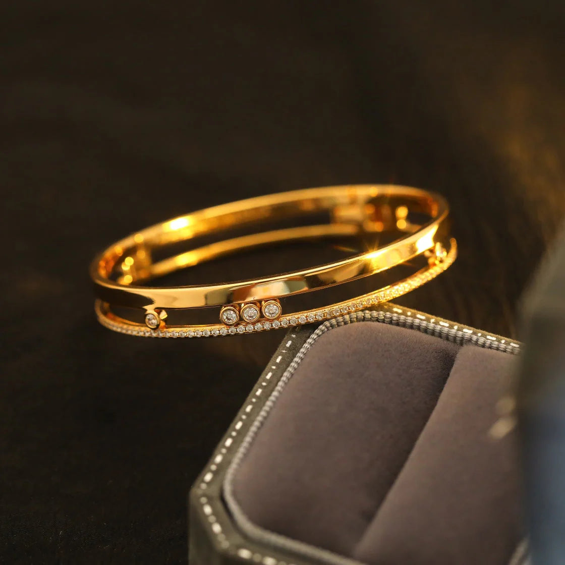 [Max Jewelry]Move Romane Diamond Bangle Bracelet