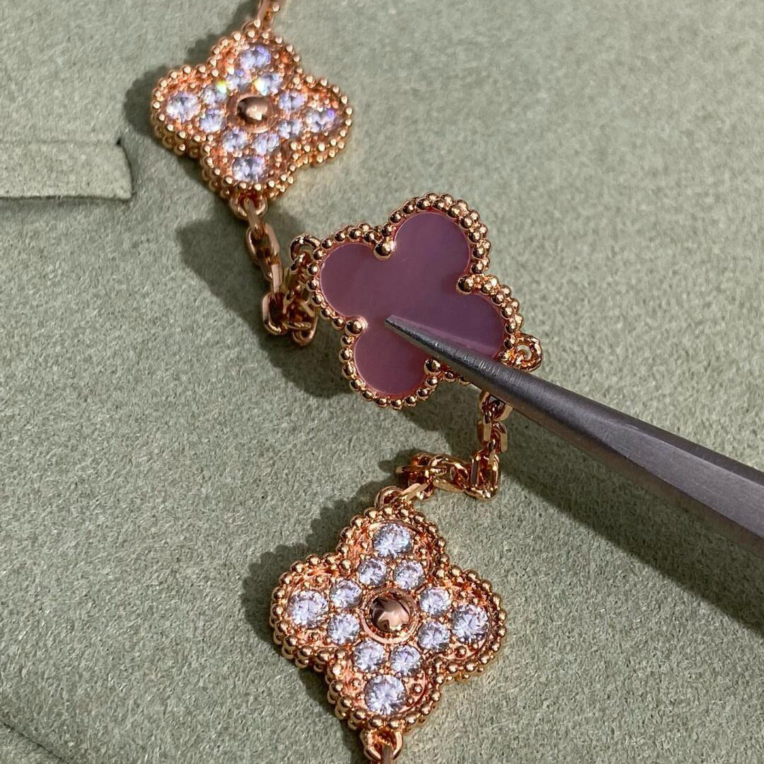 [Max Jewelry ]CLOVER 10 MOTIFS DIAMOND PINK MOP NECKLACE