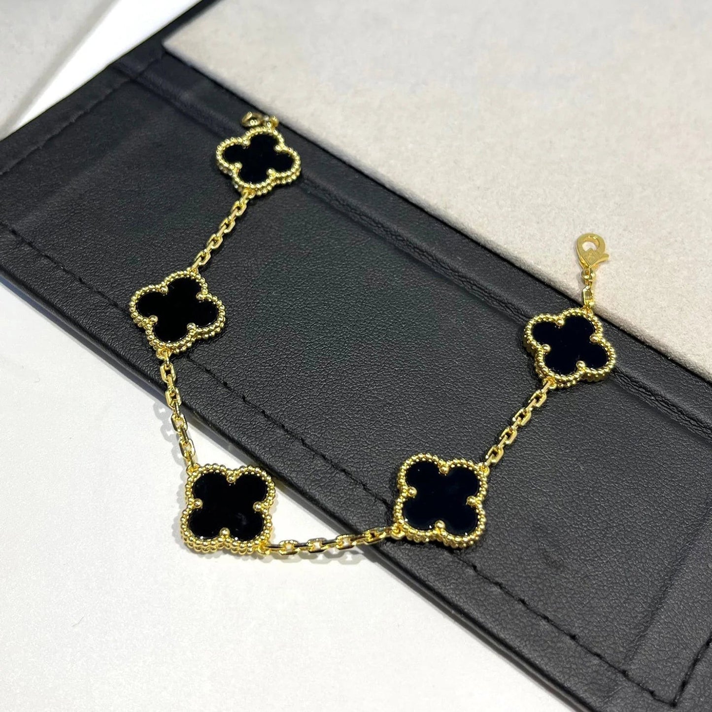 [Max Jewelry ] CLOVER 5 MOTIF ONYXS BRACELET COLLECTION