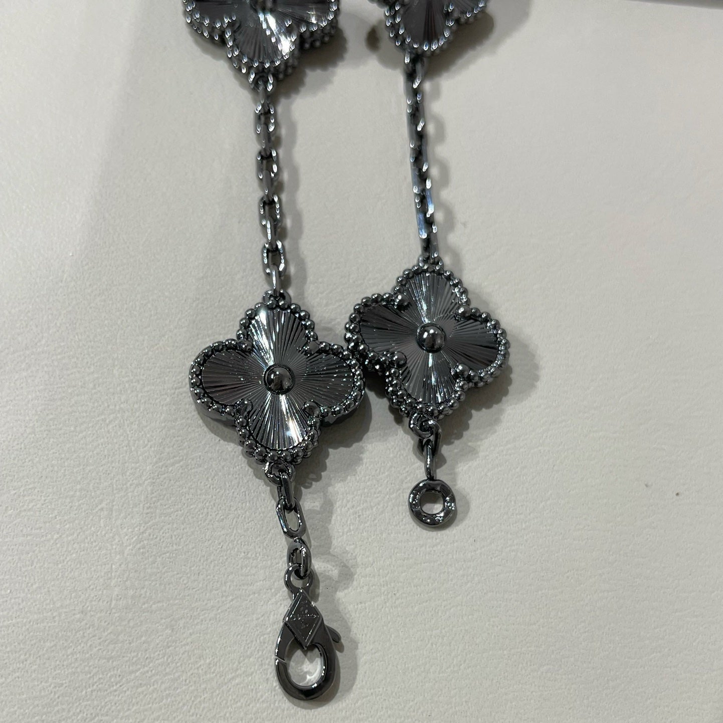 [Max Jewelry ]CLOVER 5 MOTIF BLACK BRACELET