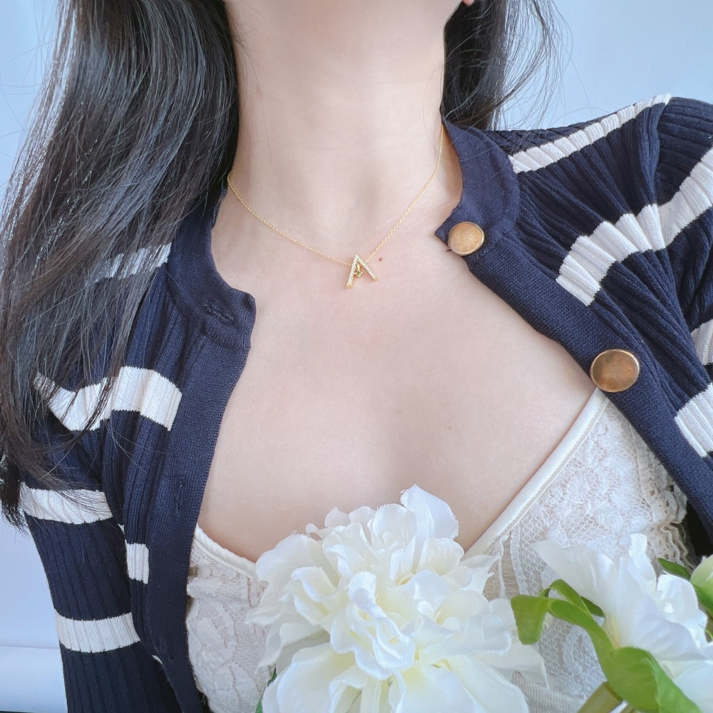 [Max Jewelry ]Sparkling "A" Shape Necklace