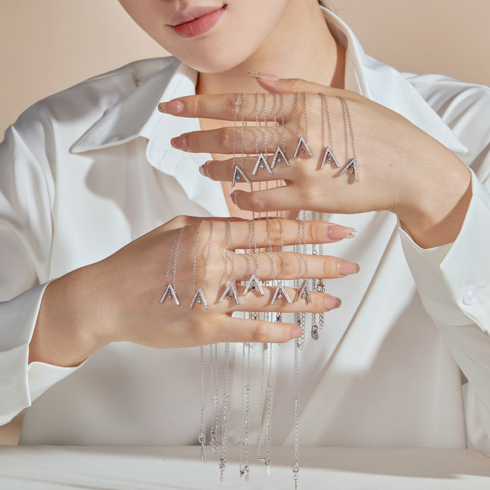 [Max Jewelry ]Sparkling "A" Shape Necklace