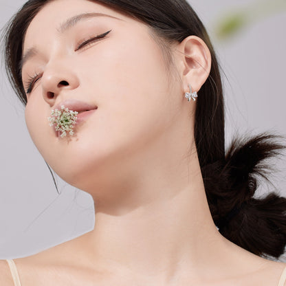 [Max Jewelry ]Exquisite Earrings With Heart-Shaped Bow Design