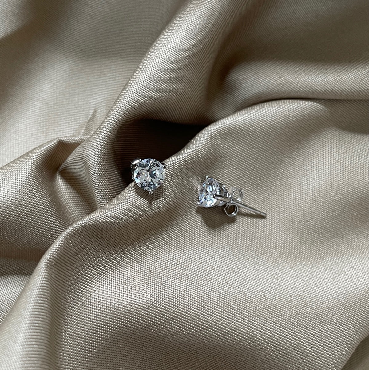 [Max Jewelry ]Dainty Round Shape Earrings