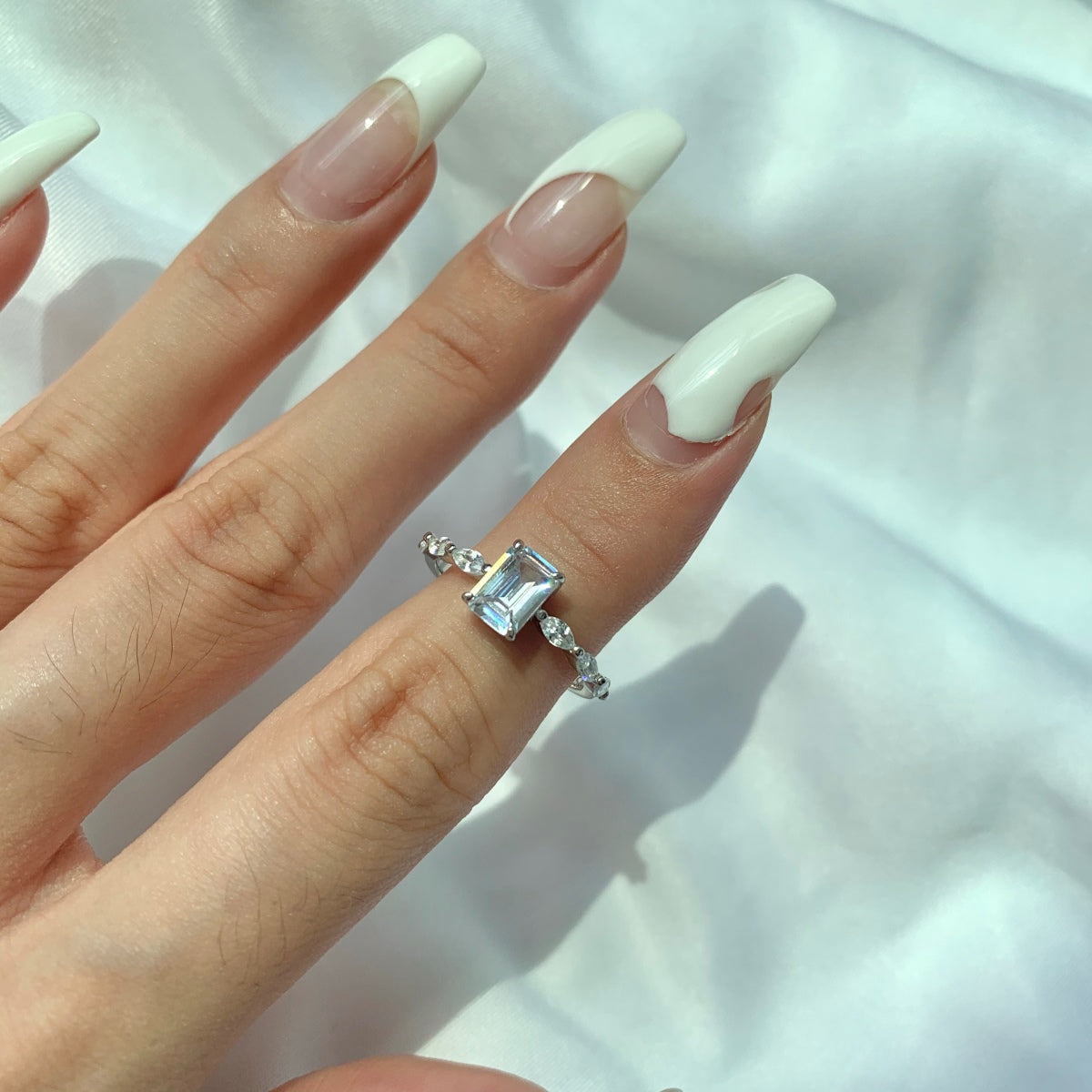[Max Jewelry ]1.0 Carat Dainty Resplendent Radiant Cut Daily Ring