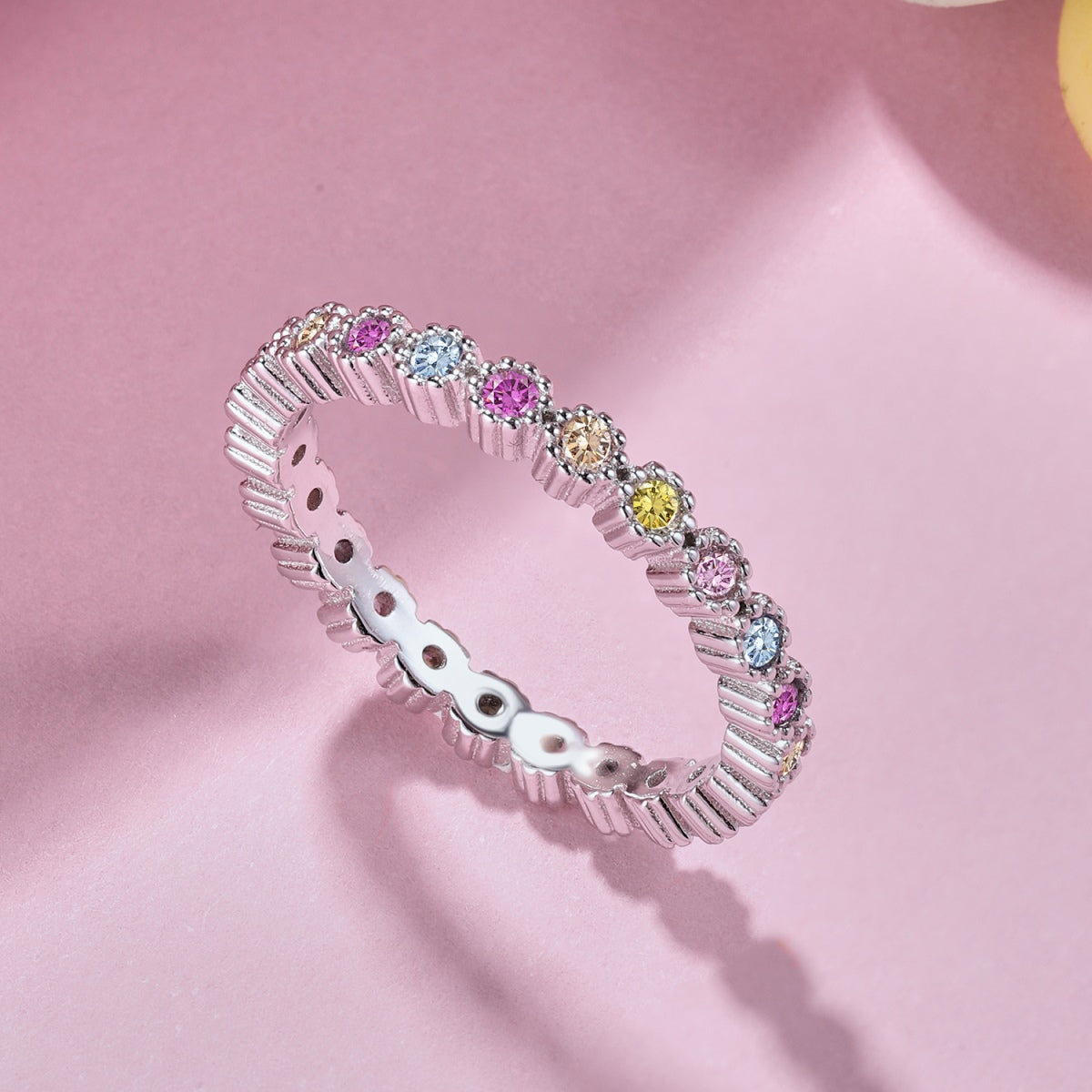 [Max Jewelry ]Unique Scintillating Round Cut Daily Ring