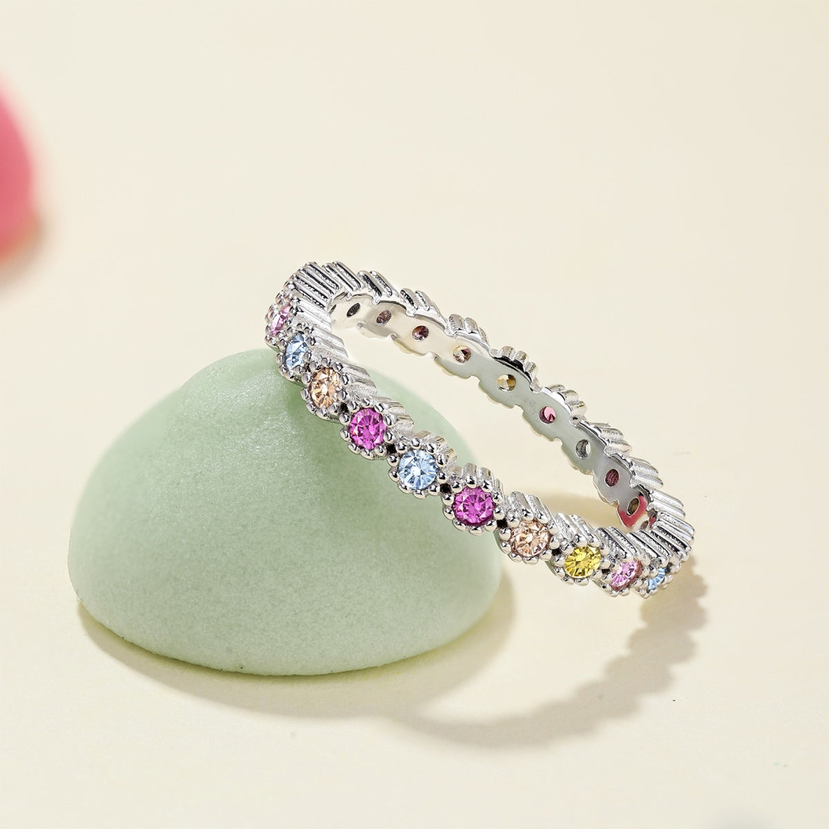 [Max Jewelry ]Unique Scintillating Round Cut Daily Ring