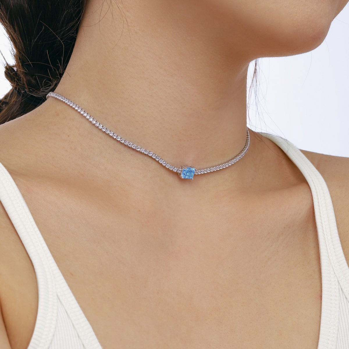 [Max Jewelry ]2.0 carat Ornate Emerald Cut Necklace