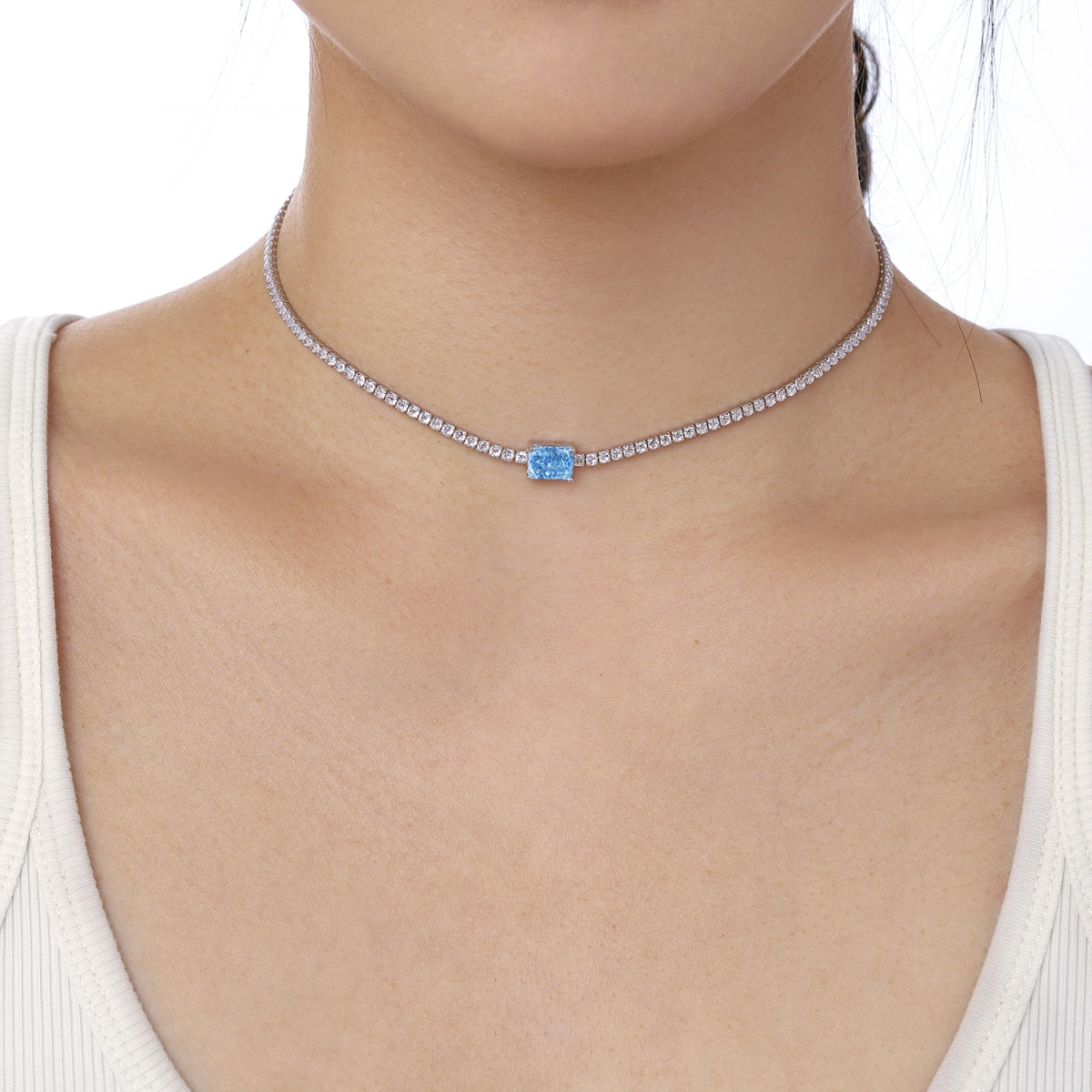 [Max Jewelry ]2.0 carat Ornate Emerald Cut Necklace