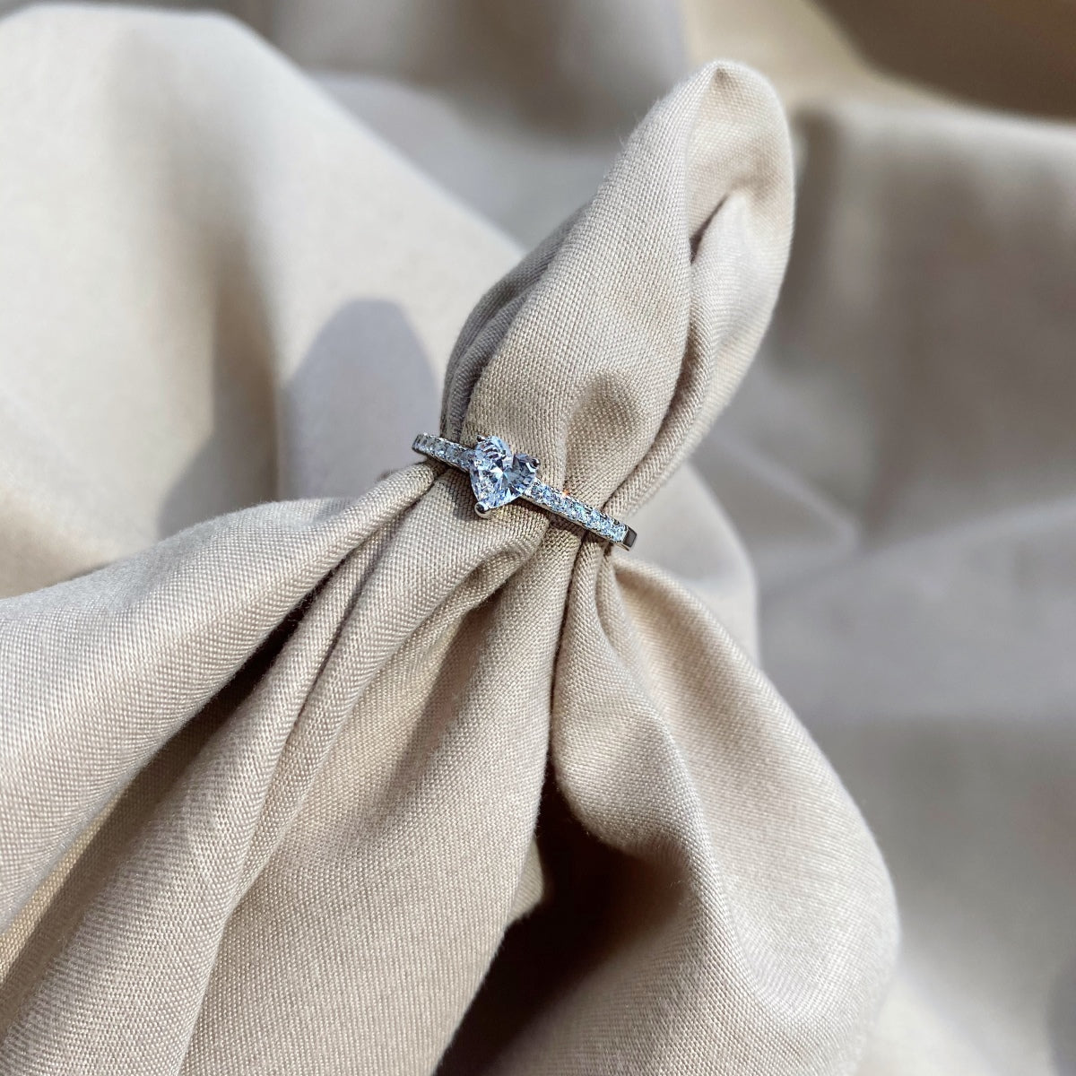 [Max Jewelry ]0.5 Carat CaratEternity Charming Heart Shape Lover Ring