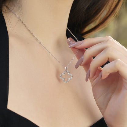 [Max Jewelry ]Four-Leaf Clover Hollow Design Exquisite Necklace