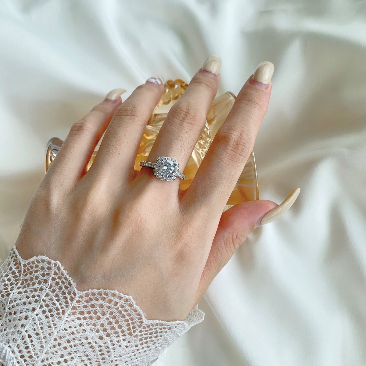 [Max Jewelry ]Dazzling Resplendent Round Cut Wedding Ring
