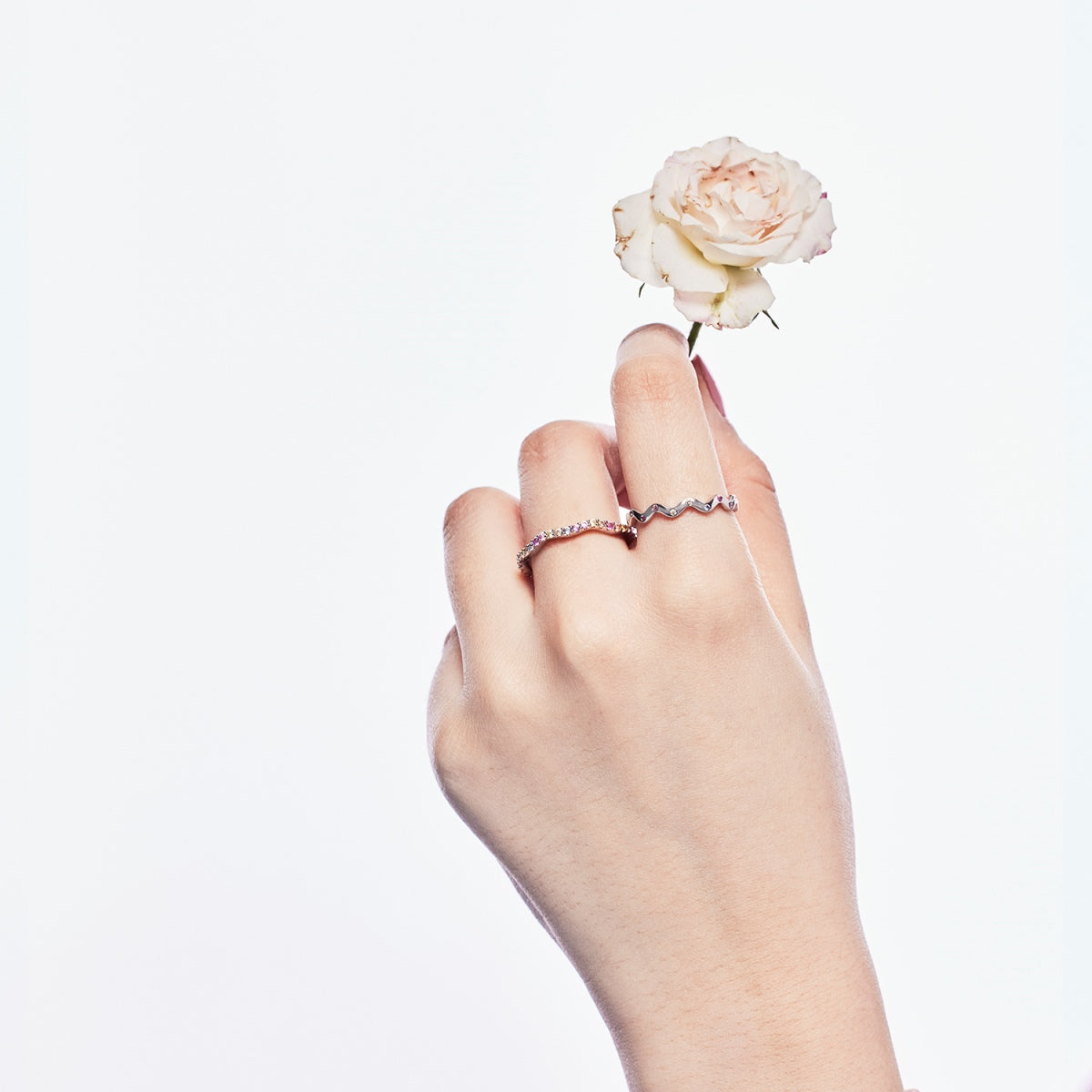 [Max Jewelry ]Ornate Vibrant Round Cut Daily Ring