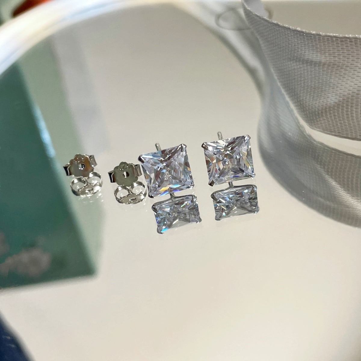 [Max Jewelry ]Ornate Square Shape Earrings