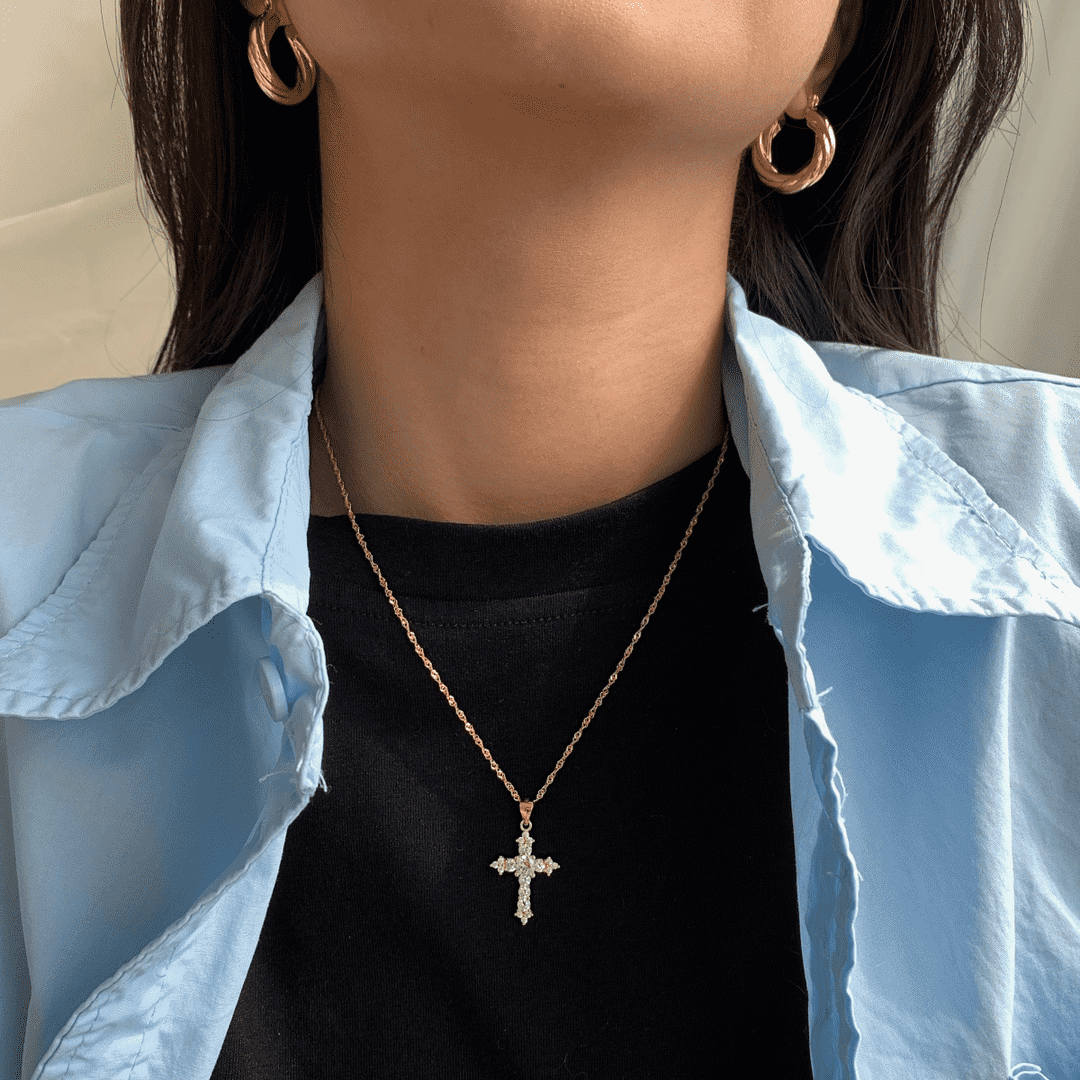 [Max Jewelry ]Delicate Cross Shape Necklace