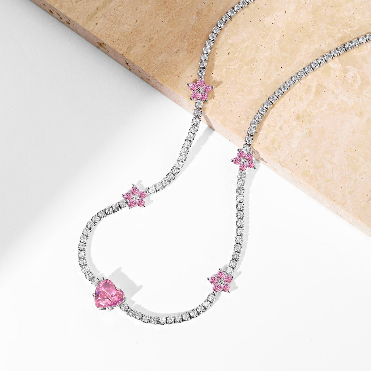 [Max Jewelry ]Dazzling Pink Heart Flower Necklace