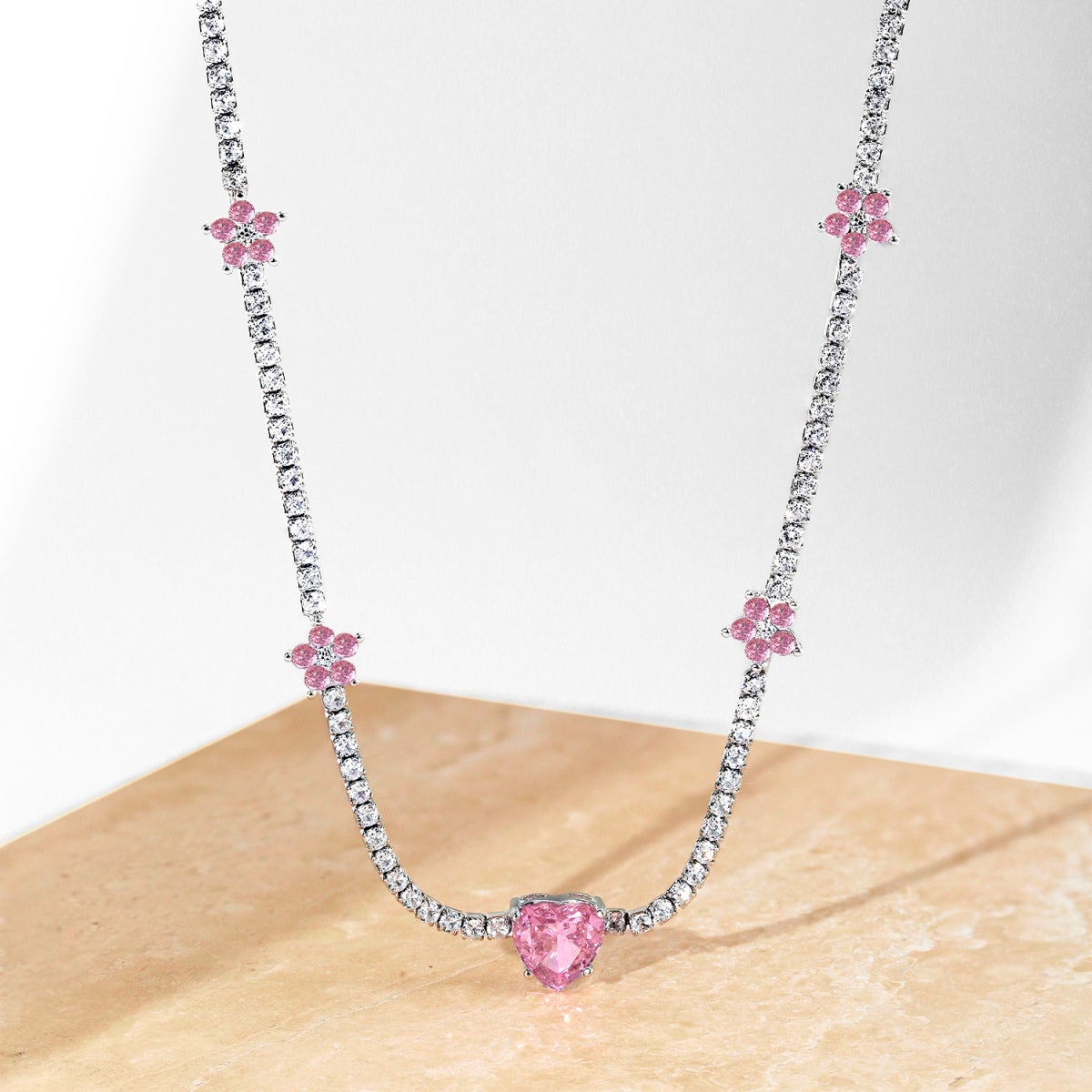 [Max Jewelry ]Dazzling Pink Heart Flower Necklace