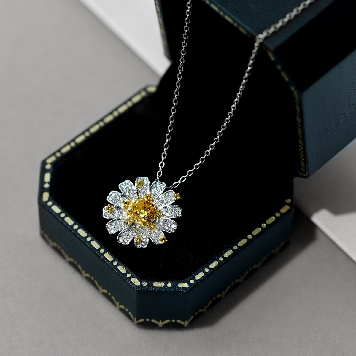 [Max Jewelry ]Exquisite Daisy Necklace
