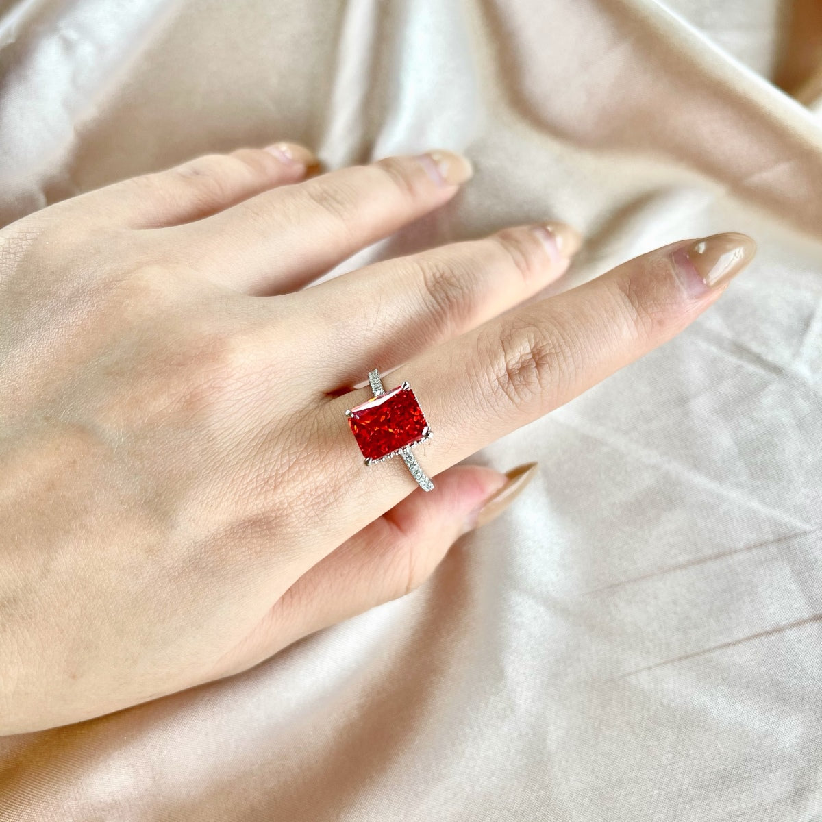 [Max Jewelry ]4.0 Carat Luxurious Engagement Ring
