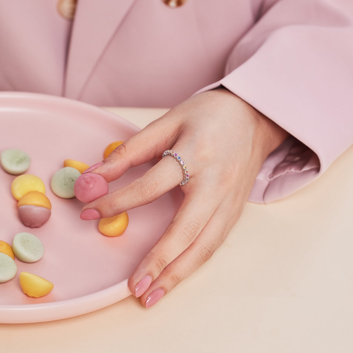 [Max Jewelry ]Unique Scintillating Round Cut Daily Ring