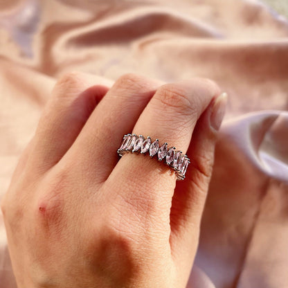 [Max Jewelry ]Gorgeous Marquise Cut Tennis Ring