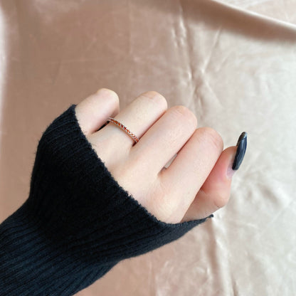 [Max Jewelry ]Delicate Sparkling Round Cut Daily Ring