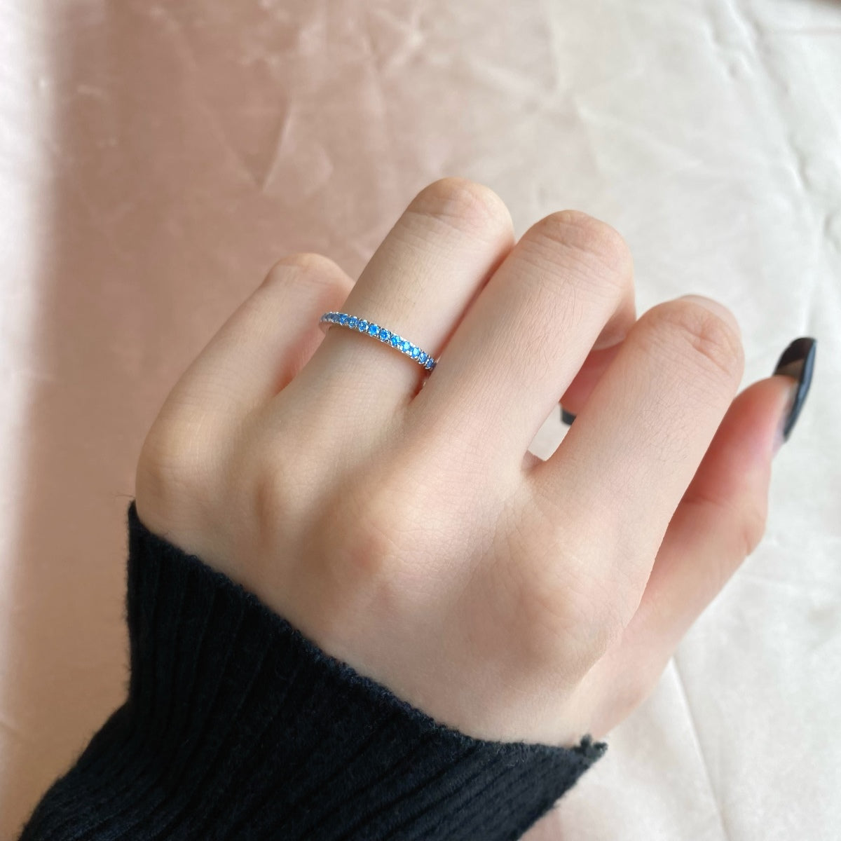 [Max Jewelry ]Delicate Sparkling Round Cut Daily Ring