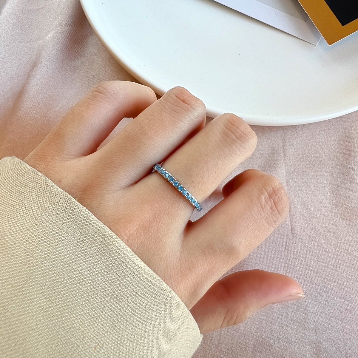 [Max Jewelry ]Delicate Sparkling Round Cut Daily Ring