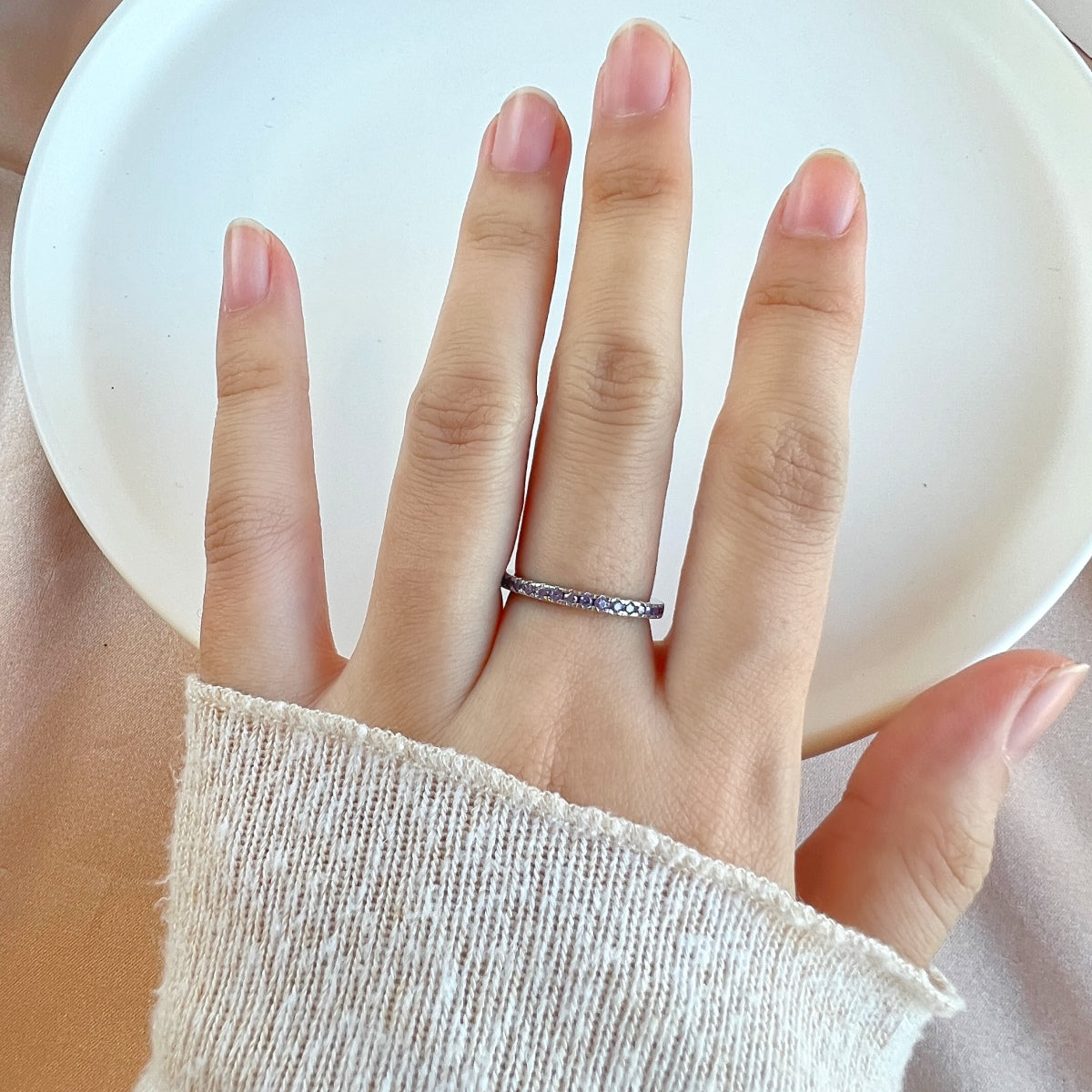 [Max Jewelry ]Delicate Sparkling Round Cut Daily Ring