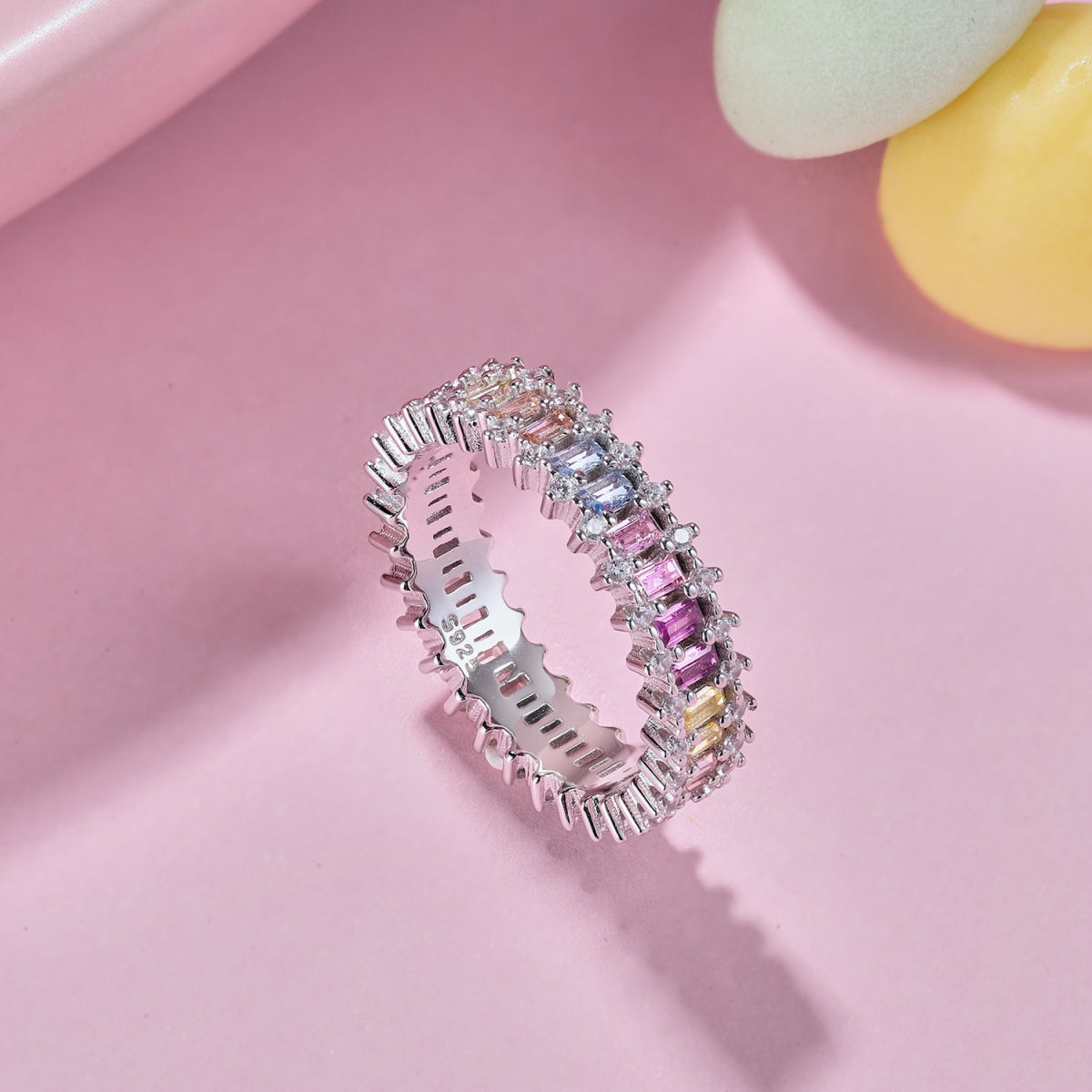 [Max Jewelry ]Splashy Ornate Emerald Cut Cocktail Ring