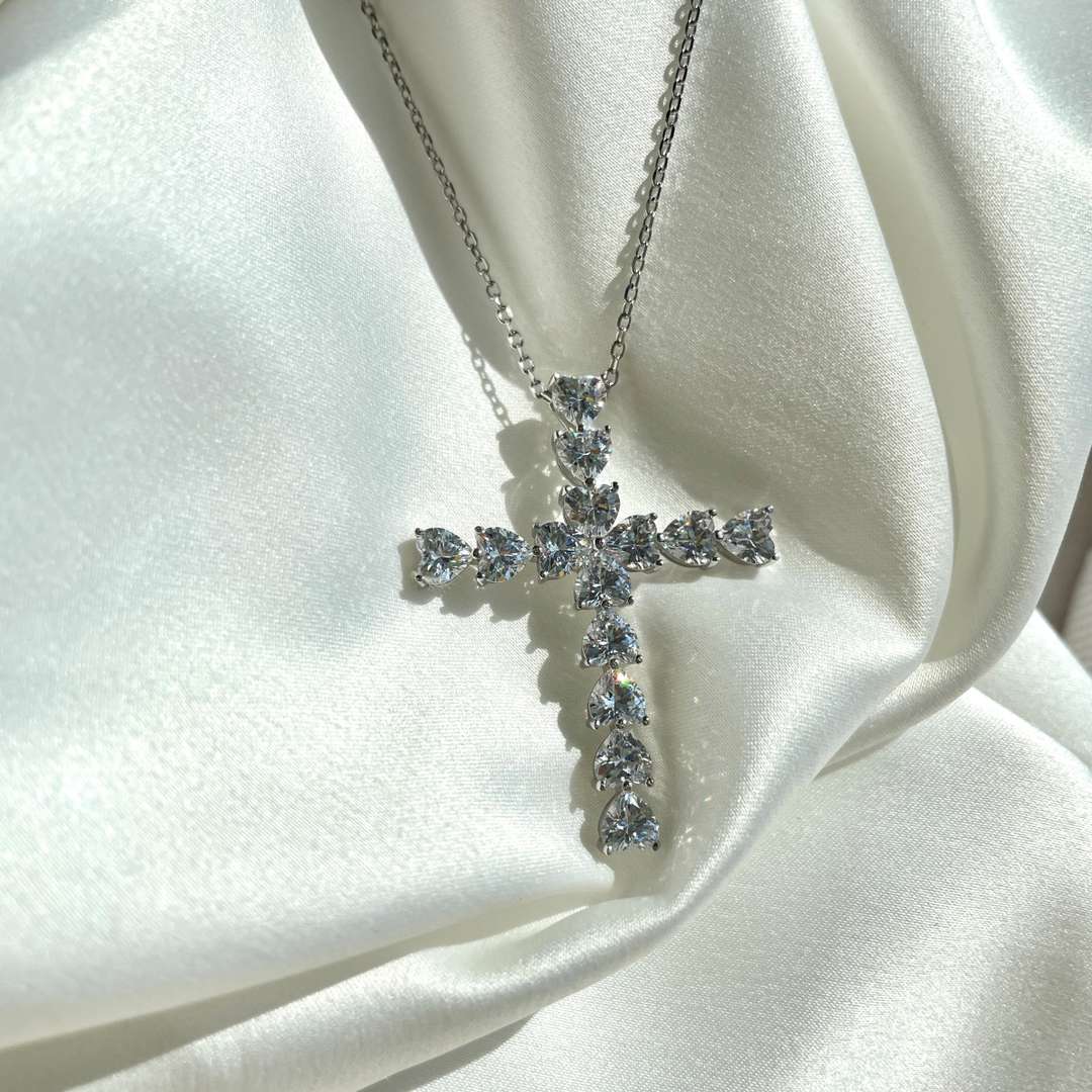 [Max Jewelry ]Radiant Cross Shape Necklace