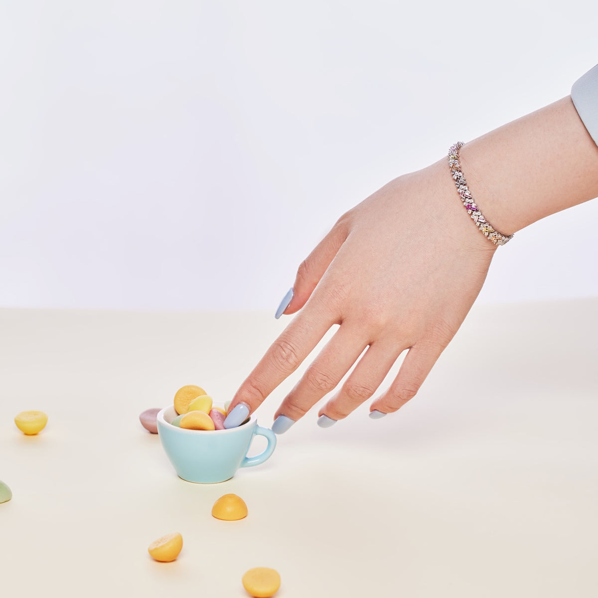 [Max Jewelry ]Dazzling Unique Multi Shape Daily Bracelet