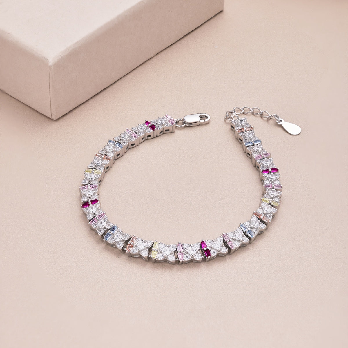 [Max Jewelry ]Unique Colorful Flower Shape Daily Bracelet