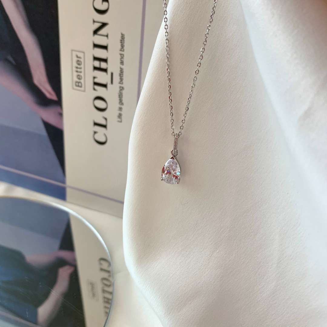 [Max Jewelry ]Delicate Water Drop Shape Fashion Necklace