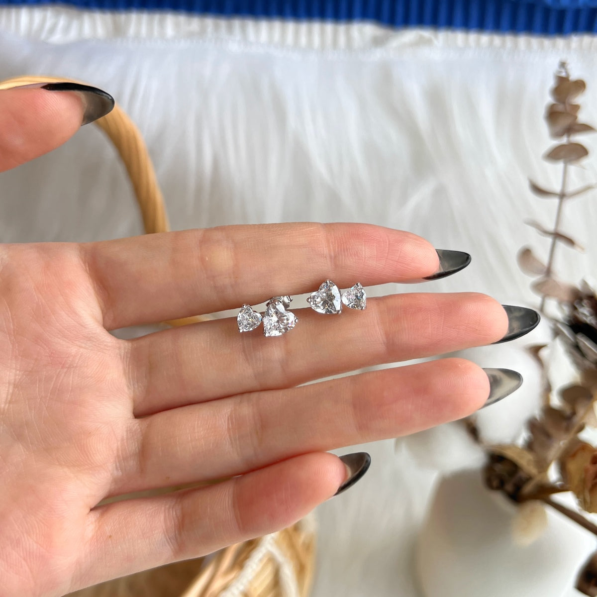 [Max Jewelry ]Double Heart-Shape Classic Princess Style Earrings