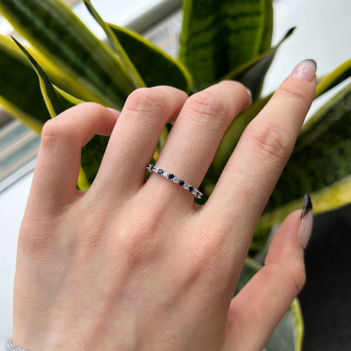 [Max Jewelry ]Exquisite Colorful Round Cut Tennis Ring