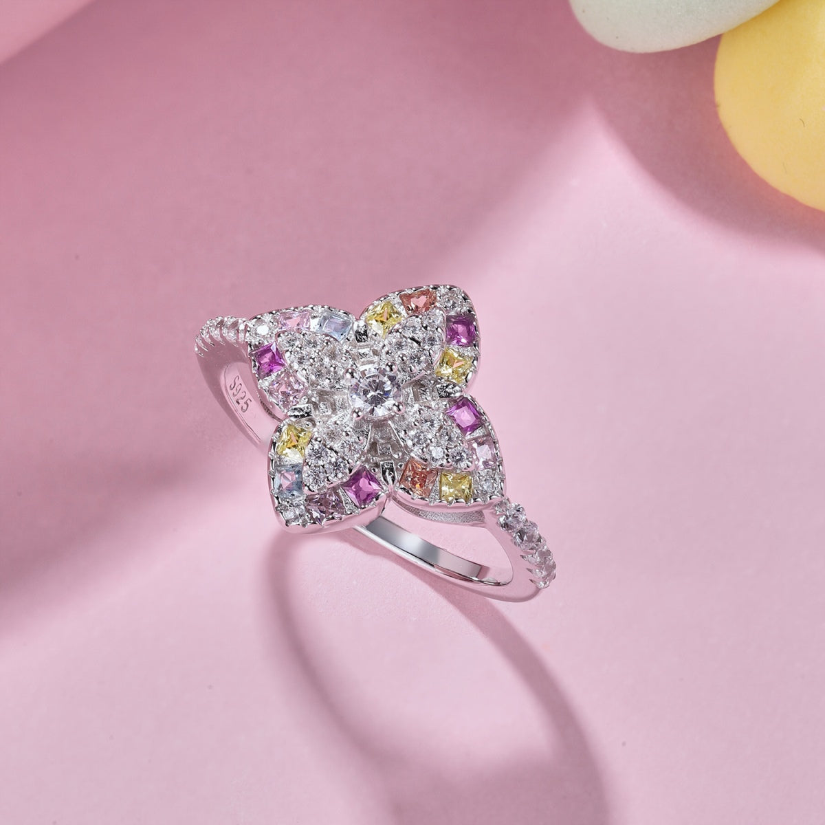 [Max Jewelry ]Luxurious Colorful Flower Shape Banquet Ring