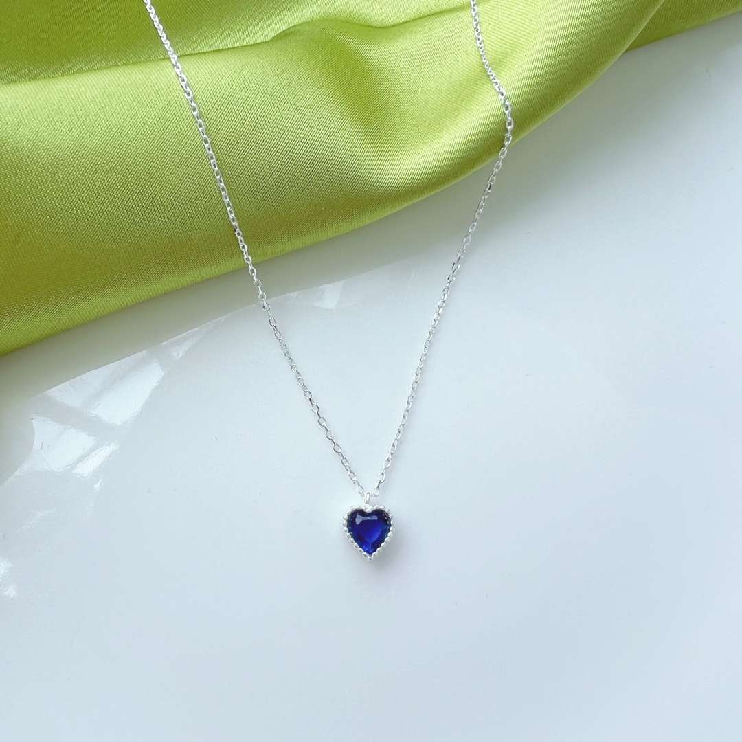 [Max Jewelry ]Ornate Heart Shape Necklace