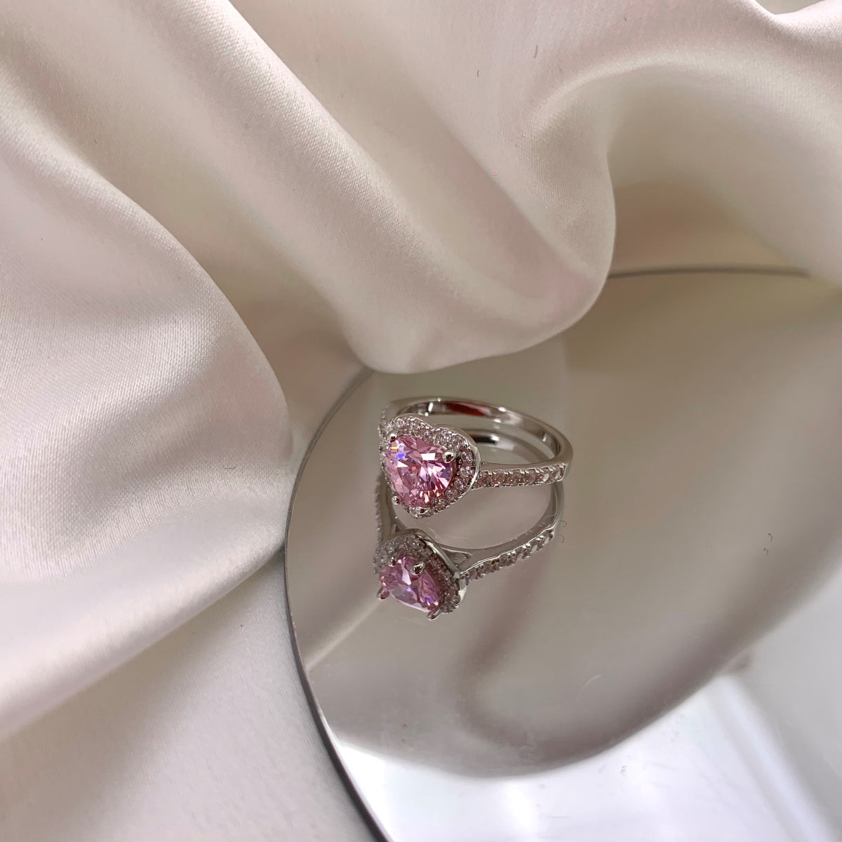 [Max Jewelry ]Eternity Splashy Romantic Heart Shape Lover Ring