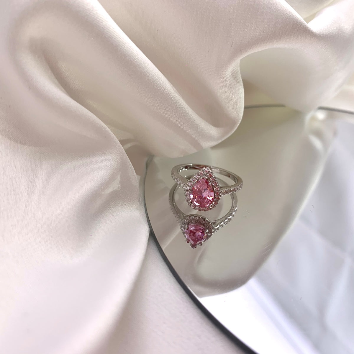 [Max Jewelry ]1.0 Carat Luxurious Resplendent Water Drop Shape Wedding Ring