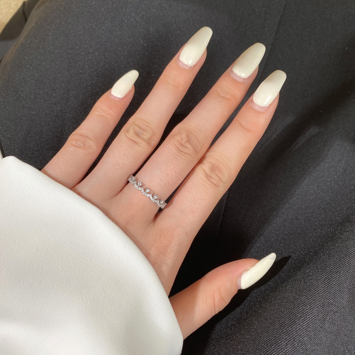 [Max Jewelry ]Elegant Resplendent Round Shape Party Ring