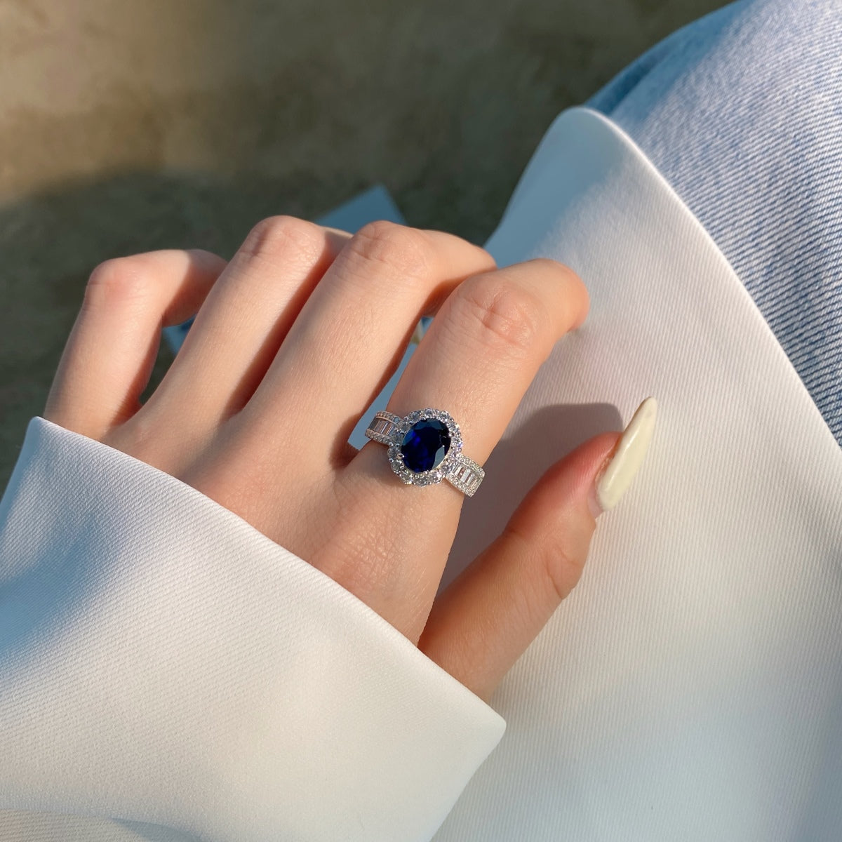 [Max Jewelry ]1.5 Carat Dazzling Charming Oval Cut Banquet Ring