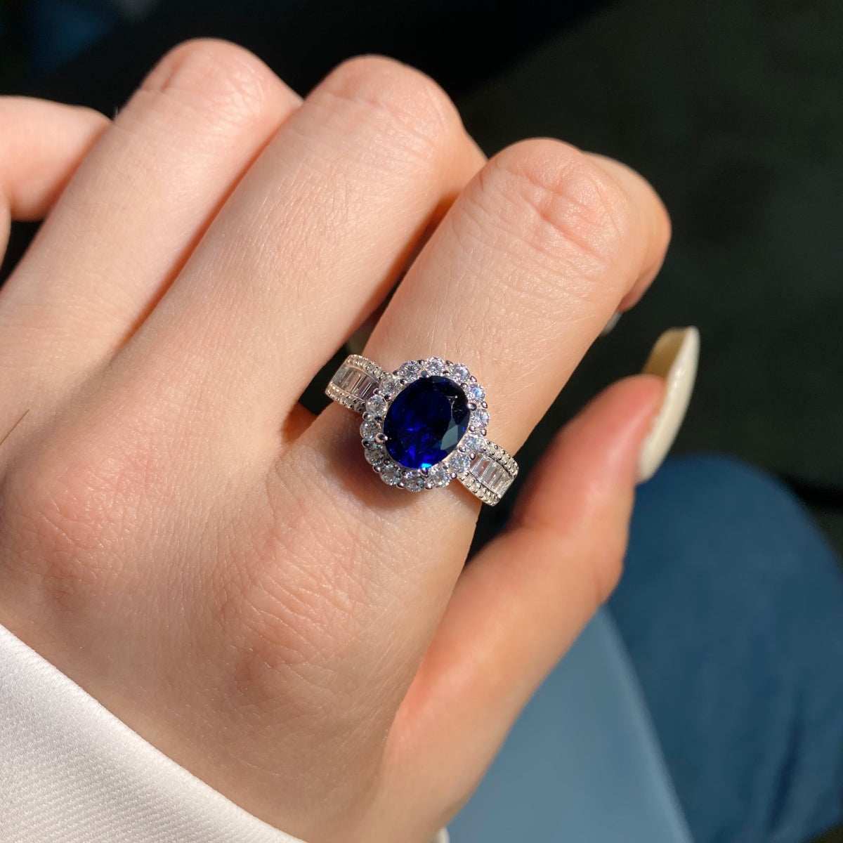 [Max Jewelry ]1.5 Carat Dazzling Charming Oval Cut Banquet Ring