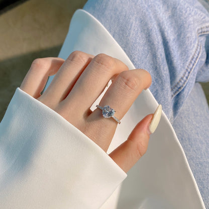 [Max Jewelry ]2.0 Carat Dazzling Lustrous Heart Cut Lover Ring