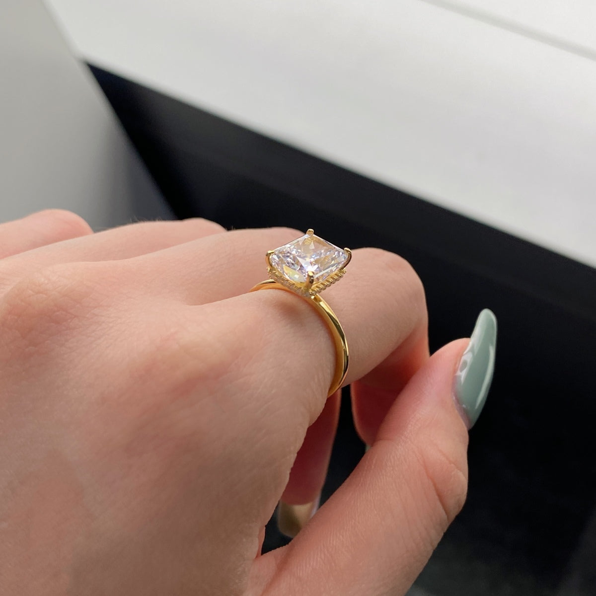 [Max Jewelry ]4.0 Carat Ornate Enchanting Radiand Cut Banquet Ring