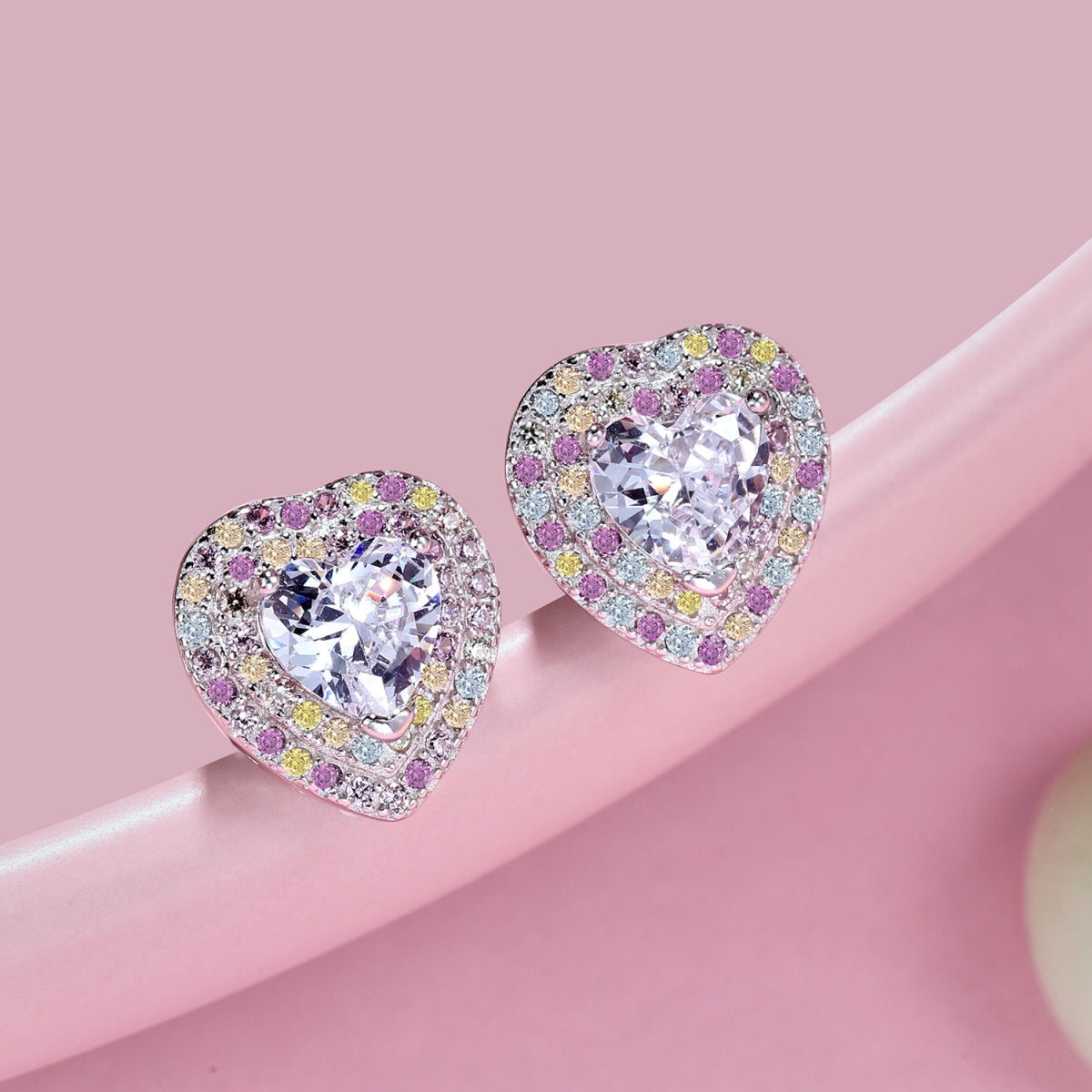 [Max Jewelry ]Dazzling Heart Shape Lover Earrings