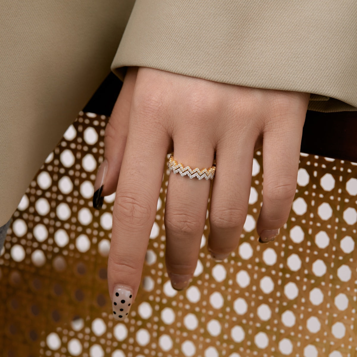 [Max Jewelry ]Delicate Enchanting Wave Shape Daily Ring