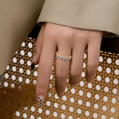 [Max Jewelry ]Delicate Enchanting Wave Shape Daily Ring