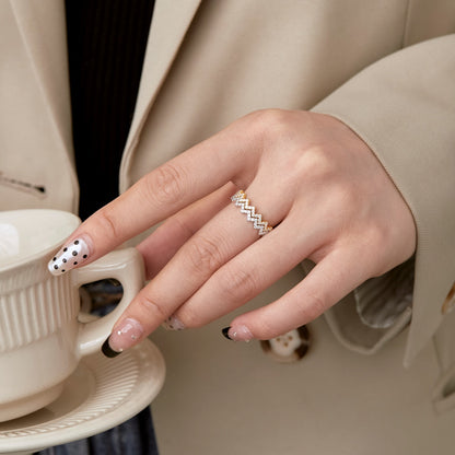 [Max Jewelry ]Delicate Enchanting Wave Shape Daily Ring